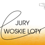 napis jury wysokie loty na biało-pomarańczowym tle, w rogach logotypy FILMFORUM i KAMERALNEGO LATA